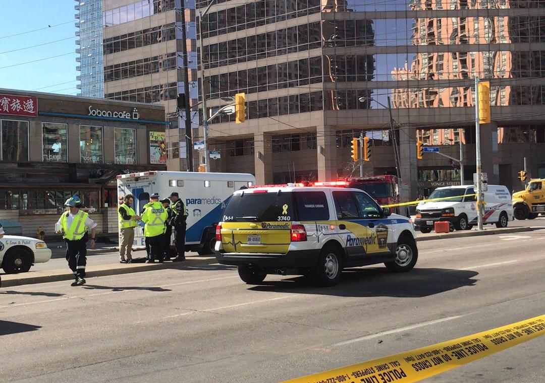 Yonge/Finch附近面包车冲撞行人 致10死15伤 震撼加国