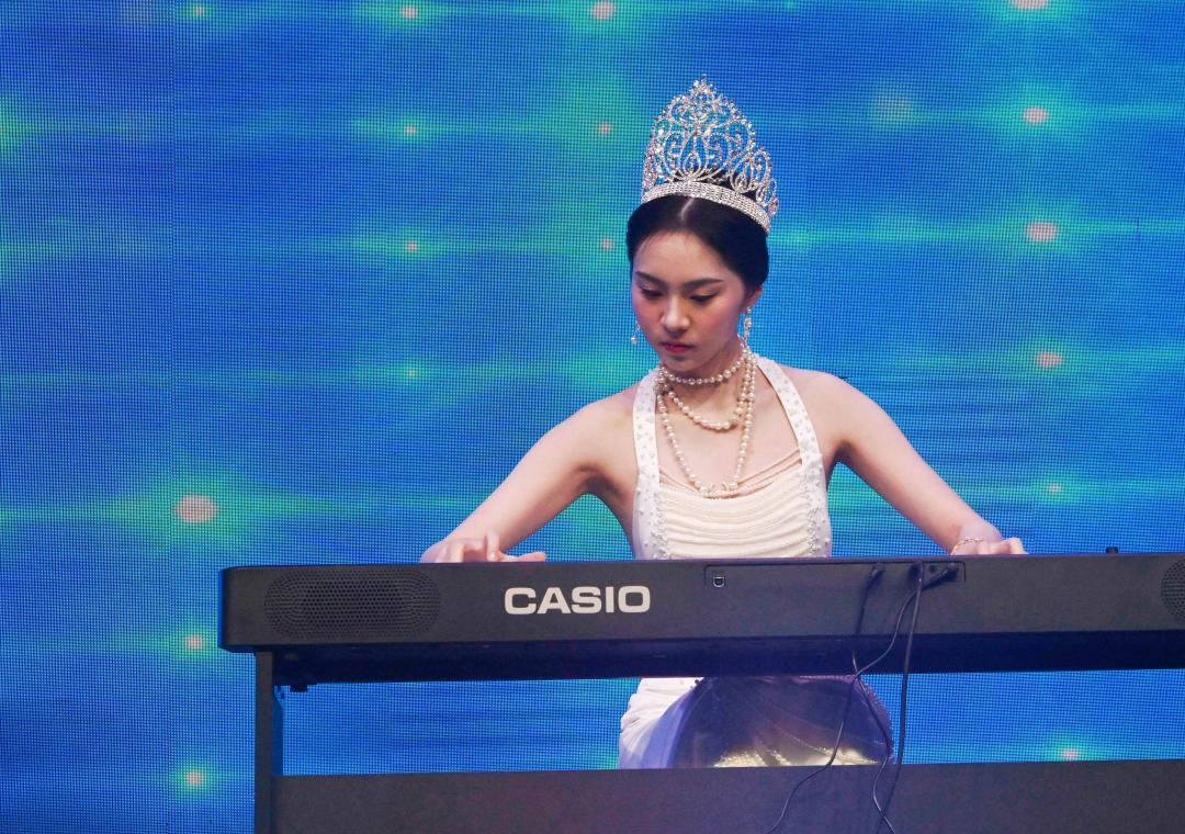 电钢独奏 肖邦练习曲Op.10 No.8《阳光》 表演者:Amanda王晨烨